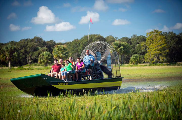 Maak en airboat tour langs alligators in Orlando