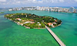 Miami tour hop on hop off Star Island