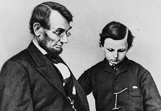 Abraham Lincoln kreeg vier kinderen met Mary Todd. Op de foto Lincoln met zoon Tad
