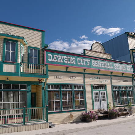 De General Story in Dawson City.